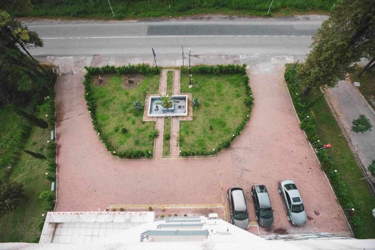 Hotel Park Green Pʼotʼi Esterno foto